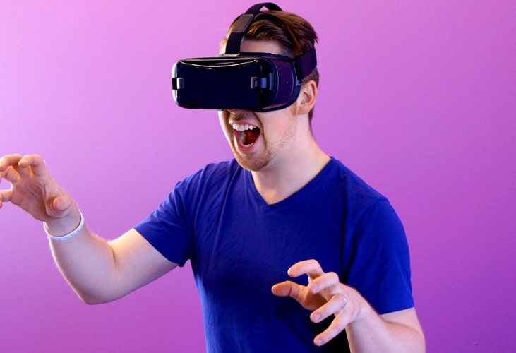 A man experiences VR